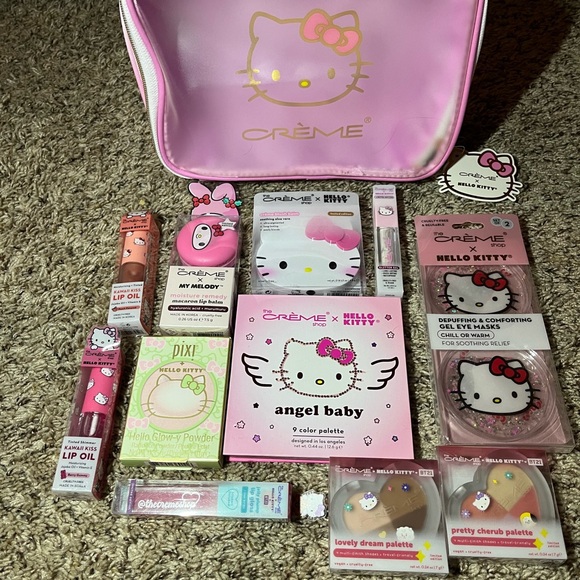 Hello Kitty Makeup Bundle - Picture 5 of 9